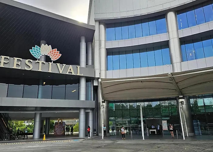 Bright Unit At Bloom Near Naia L Wifi Netflix Bloom B02-0803 Manila